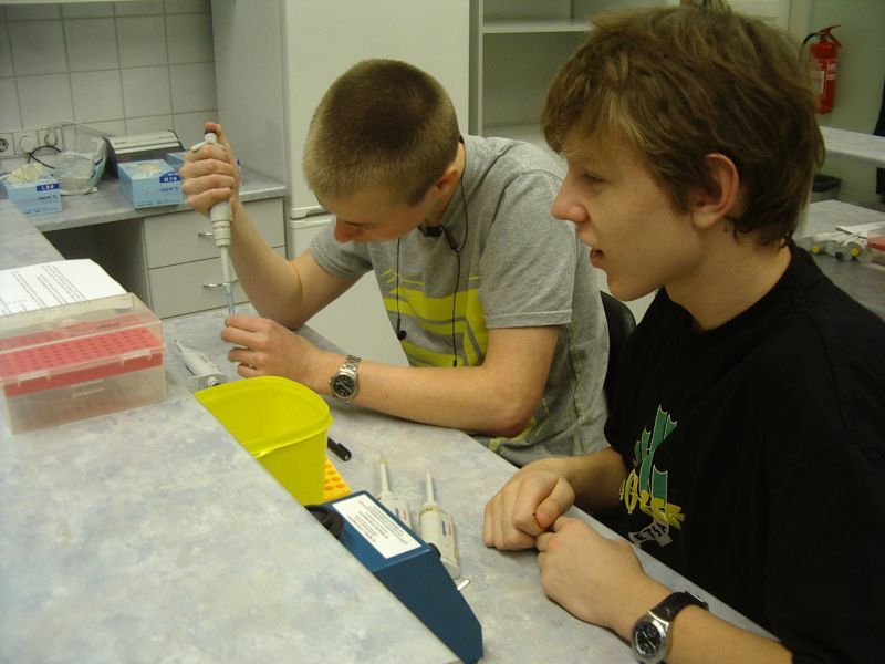 0910bioteh10c014.jpg