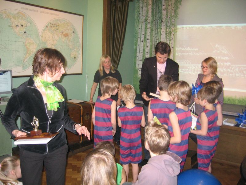 011.jpg