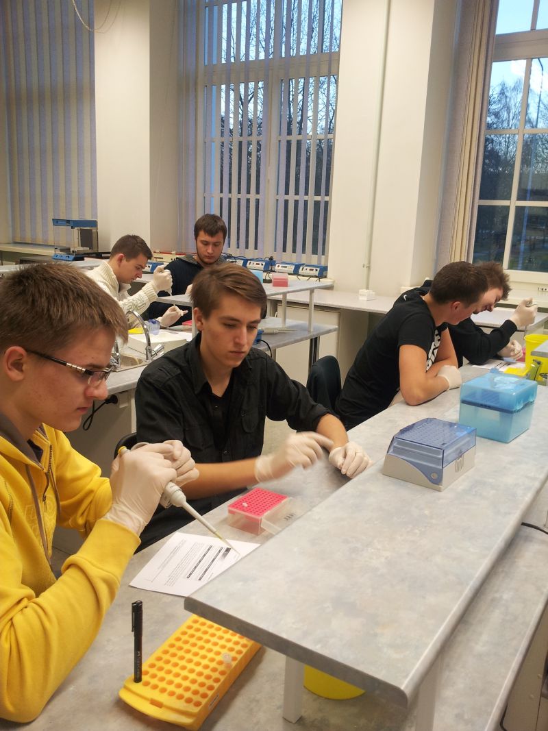 12b12m20132014TY_biotehn053.jpg