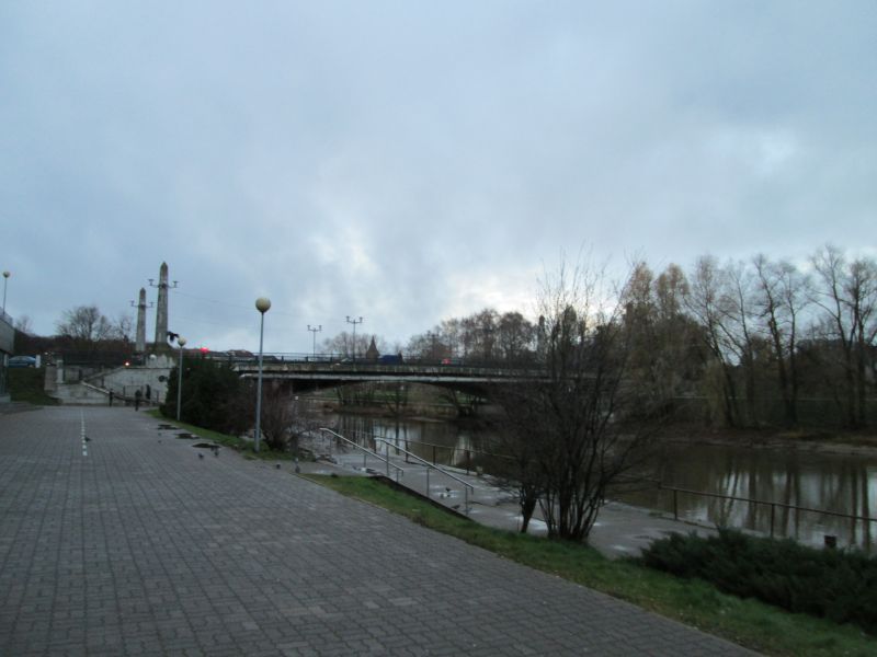 103.jpg